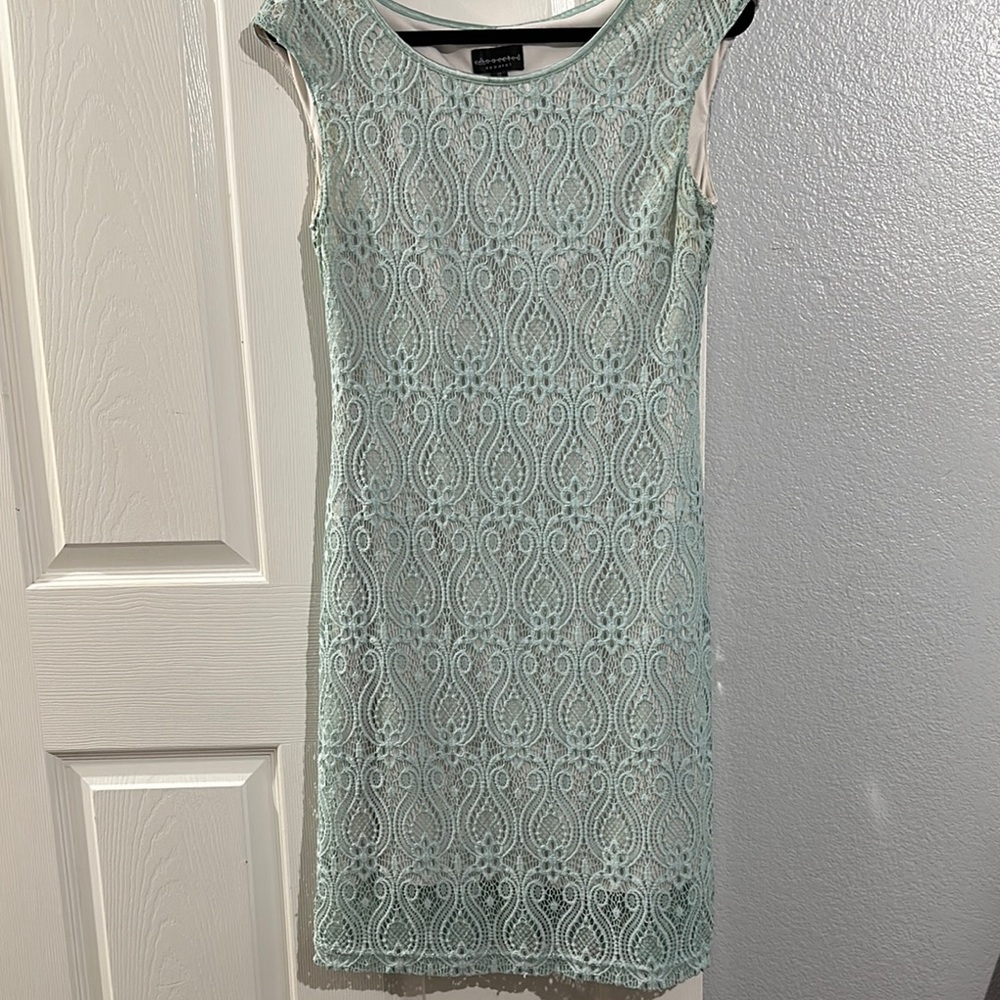 Connected Apparel Size 10 Elegant Lace Dress in Mint Green